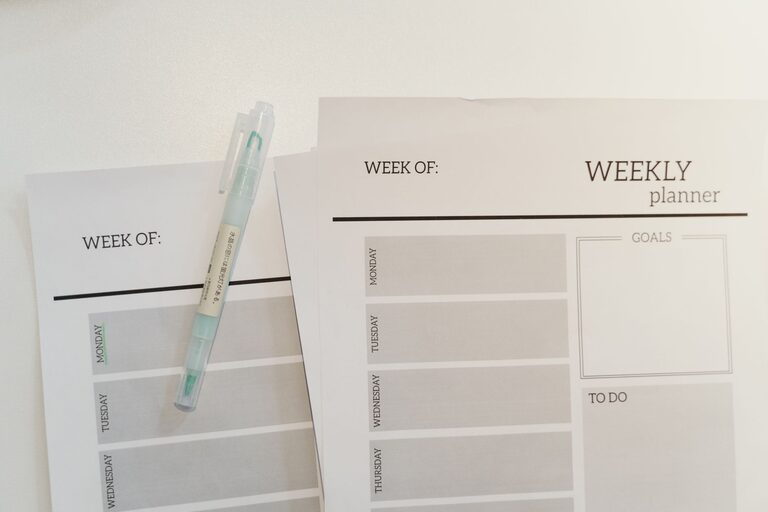 How to Set Realistic Weekly Goals for Success and Productivity